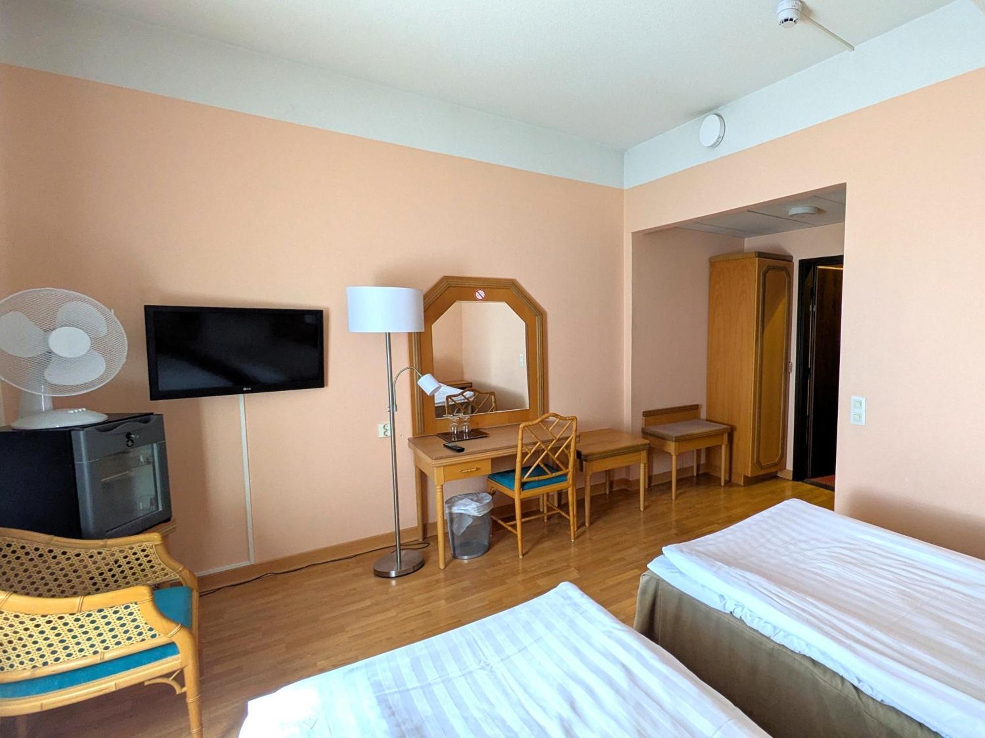 Hiisi Hotel Turku Seaport Esterno foto